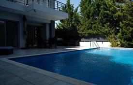 Трёхэтажная вилла с бассейном, садом и гаражом в Афинах, Аттика, Греция за 680 000 €