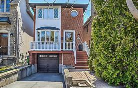 Дом в городе в Олд Торонто, Торонто, Онтарио,  Канада за C$2 165 000