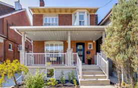 Дом в городе на улице Дафферин, Торонто, Онтарио,  Канада за C$1 377 000