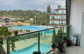 Меблированная трехкомнатная квартира в резиденции с бассейном, в 800 метрах от моря, Кестель, Турция за $166 000