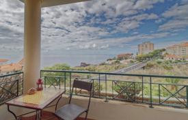 Трёхкомнатная квартира с видом на океан в пешей доступности от пляжа, Канису, Мадейра, Португалия за 325 000 €
