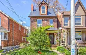 Дом в городе в Йорке, Торонто, Онтарио,  Канада за C$1 274 000