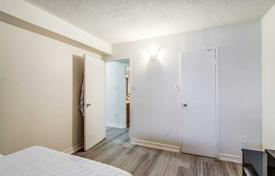 Квартира на Эглинтон-авеню Восток, Торонто, Онтарио,  Канада за C$699 000