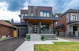 Дом в городе в Норт-Йорке, Торонто, Онтарио,  Канада за C$1 734 000