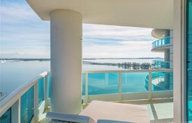 Белоснежная трехкомнатная квартира с панорамным видом на океан в Майами, Флорида, США за 1 666 000 €