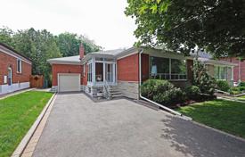 Дом в городе в Норт-Йорке, Торонто, Онтарио,  Канада за C$1 628 000