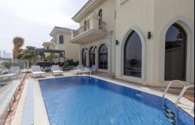 Современная вилла с бассейном и собственным пляжем в престижном районе Пальма Джумейра, Дубай, ОАЭ за 21 700 € в неделю