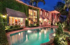 Элегантная вилла с бассейном, гаражом и террасой, Майами, США за $3 985 000