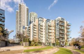 Двухкомнатные апартаменты с панорамным видом в популярной резиденции у воды, рядом со станцией метро, Лондон, Великобритания за £470 000