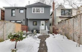 Дом в городе в Йорке, Торонто, Онтарио,  Канада за C$1 481 000