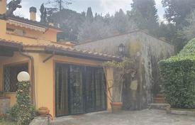 Двухэтажная вилла с садом в Баньо-а-Риполи, Тоскана, Италия за 1 800 000 €