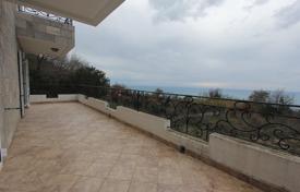 Трехэтажный дом с панорамным видом на море в элитном районе, Близикуче, Черногория за 400 000 €