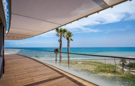 Четырехкомнатная квартира в элитном комплексе на берегу моря, Эстепона, Малага, Испания за 820 000 €