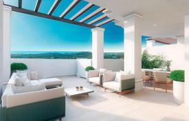 Двухуровневый пентхаус с просторными террасами и видом на море, Нуэва Андалусия, Испания за 572 000 €