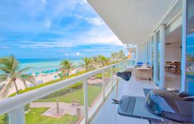 Отремонтированная светлая квартира на первой линии от песчаного пляжа в Санни-Айлс-Бич, Флорида, США за 2 094 000 €
