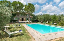 Трехэтажная вилла с бассейном и садом, Кортона, Италия за 1 090 000 €