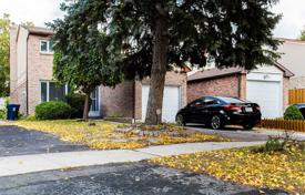 Дом в городе в Скарборо, Торонто, Онтарио,  Канада за C$1 012 000