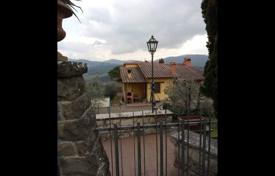 Двухэтажная ухоженная вилла в Греве-ин-Кьянти, Тоскана, Италия за 850 000 €