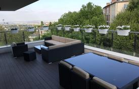 Пентхаус в зеленом районе города с панорамным видом в 3 квартирном доме с гаражем за 966 000 €