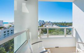 Двухкомнатная солнечная квартира с видом на океан и город в Майами-Бич, США за $1 049 000