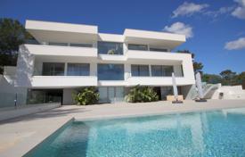 Трёхэтажная вилла с бассейном, садом, гаражом и прекрасным видом на море в Пальманове, Майорка, Испания за 4 950 000 €