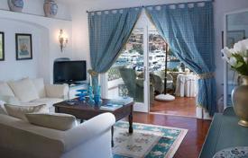 Меблированные апартаменты с парковочным местом на берегу моря, Порто-Черво, Италия за 1 332 000 €