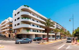 Четырехкомнатные апартаменты в резиденции с бассейном, в 400 метрах от пляжа, Торревьеха, Испания за 380 000 €