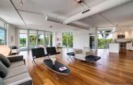 Комфортабельные апартаменты с видом на океан в резиденции на первой линии от пляжа, Майами-Бич, Флорида, США за $1 250 000