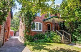 Дом в городе в Восточном Йорке, Торонто, Онтарио,  Канада за C$1 599 000