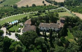 Винодельня с замком, гостевыми апартаментами и налаженным туристическим бизнесом за 3 550 000 €