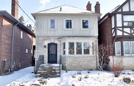 Дом в городе в Восточном Йорке, Торонто, Онтарио,  Канада за C$2 026 000