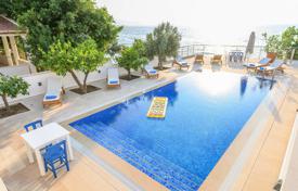 Уютная вилла с бассейном и панорамным видом, на берегу моря, в спокойном районе Бодрума, Турция за $5 700 в неделю