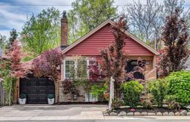 Дом в городе в Восточном Йорке, Торонто, Онтарио,  Канада за C$1 116 000