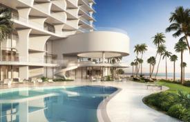 Комфортабельные апартаменты с панорамным видом на океан на первой береговой линией в доме с бассейном, Санни Айлс Бич, США за 1 629 000 €