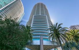Четырехкомнатная квартира с панорамными видами на океан в Майами, Флорида, США за 1 666 000 €
