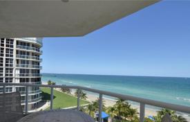 Светлая квартира с видом на океан в резиденции на первой линии от пляжа, Холливуд, Флорида, США за $1 091 000