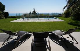 Великолепная вилла на Лазурном берегу, с панорамным видом на Кап Д’Антиб за 2 500 € в неделю