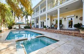 Просторная вилла с садом, бассейном, террасами и гаражом, Форт-Лодердейл, США за $2 725 000