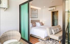 Меблированная студия с балконом в резиденции с ресторанами, в 150 метрах от пляжа, Раваи, Таиланд за $127 000