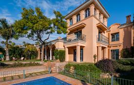 Изысканная классическая вилла с бассейном, пышным садом и зоной барбекю в Бенаависе, Марбелья, Испания за 3 750 000 €