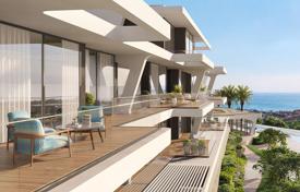 Апартаменты с большим частным садом и видом на море на гольф-курорте в Касарес за 2 162 000 €