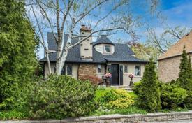 Дом в городе в Этобико, Торонто, Онтарио,  Канада за C$2 007 000