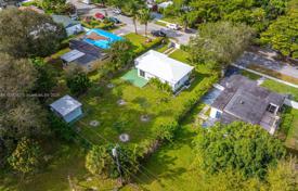 Дом в городе в Севере Майами, США за $690 000