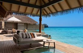 Элитная вилла с бассейном и прямым выходом на пляж, Атолл Баа, Мальдивы за 14 700 € в неделю