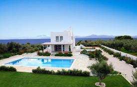 Традиционная вилла с бассейном и теннисным кортом в 350 м от пляжей, Лутраки, Пелопоннес, Греция за 6 900 € в неделю