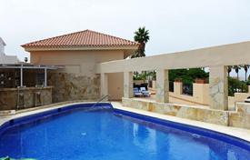 Современная отремонтированная вилла с бассейном, садом и террасой в 800 метрах от пляжа, Сан-Евгенио, Тенерифе, Испания за 3 500 € в неделю