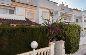 Двухэтажный ухоженный дом в Торревьехе, Аликанте, Испания за 229 000 €