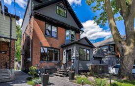 Дом в городе в Олд Торонто, Торонто, Онтарио,  Канада за C$2 418 000