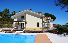 Дизайнерская вилла с бассейном, гаражом и видом на море, Сан-Ремо, Италия за 4 000 000 €