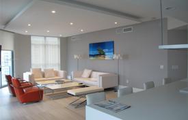Меблированная дизайнерская квартира на первой линии от океана в Авентуре, Флорида, США за 1 673 000 €